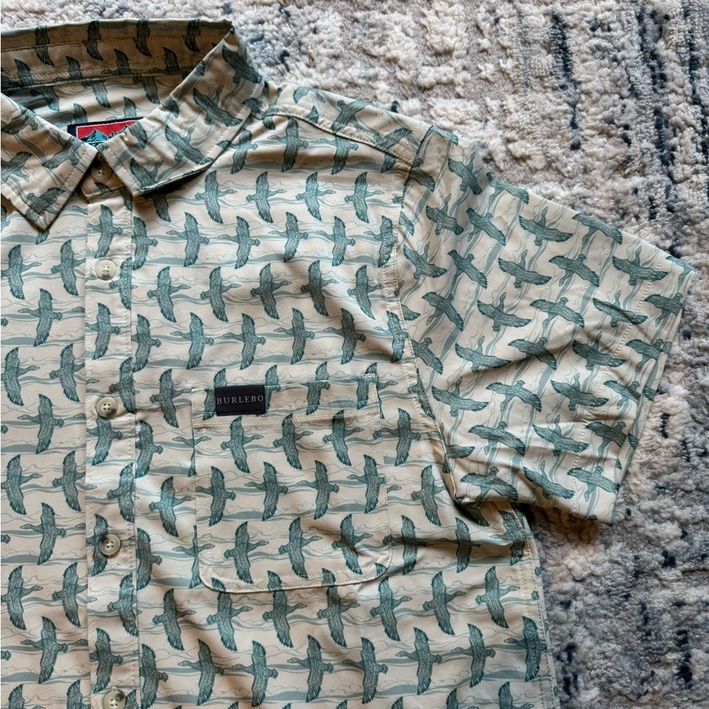 NWT BURLEBO Men’s Flying Duck Performance Short Sleeve Button-Up, Size Medium